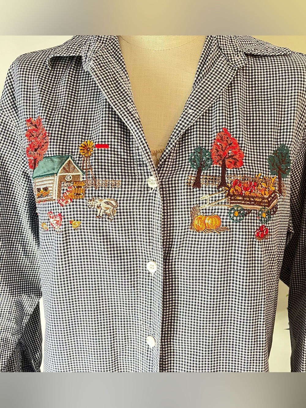 Vintage 100% cotton Black & White Gingham Button-Up Shirt with Autumn Embroidery